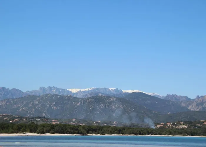 La corse les pieds dans l\'eau
